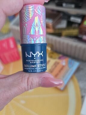 NYX Biolume sticks highlighter stick